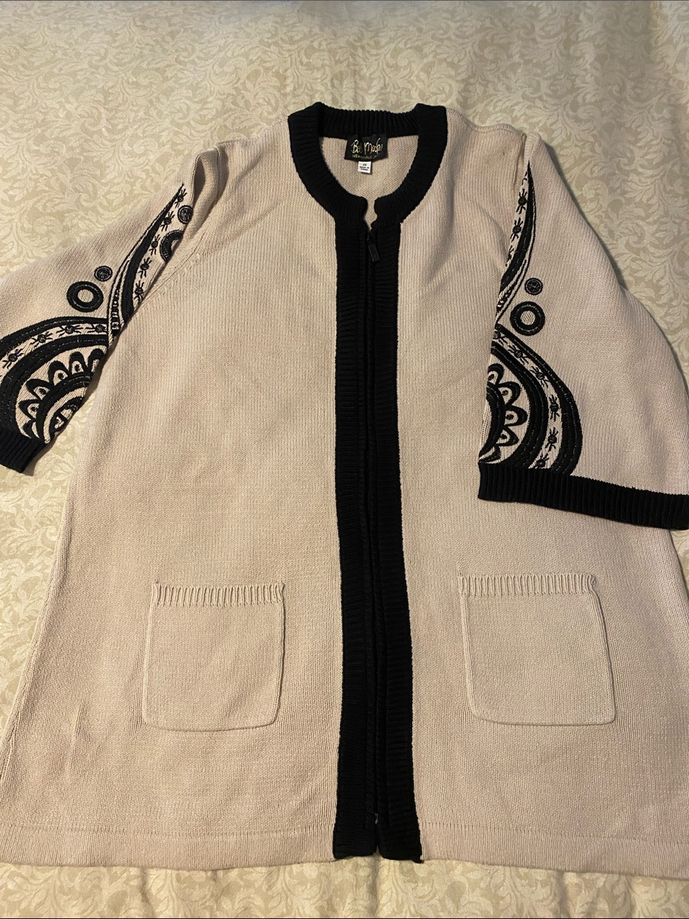 BIB MACKIE Beige and Black Embroidered Zip-Front Cardigan Jacket - Women's Sz 2X
